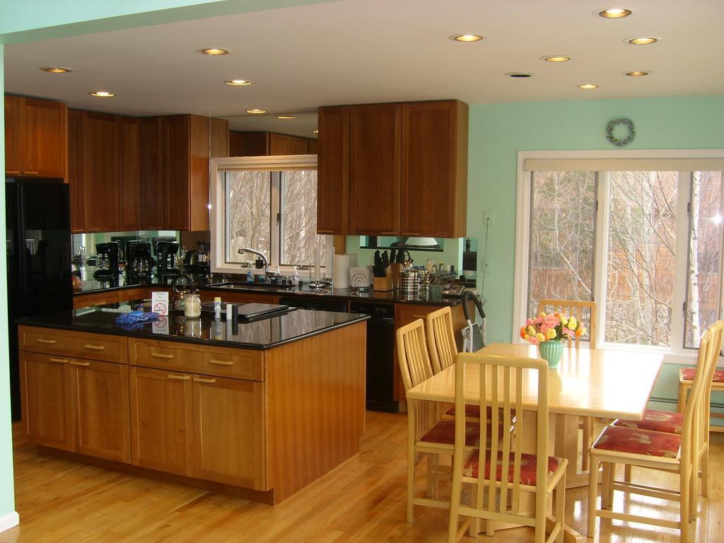 Luxury Home, Great Views! Линкълн Екстериор снимка